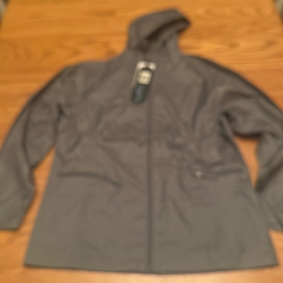 Jacket ladies windbreaker lined Sz med shldr to bottom 27” pit to pit 21 1/2” - Picture 1 of 6